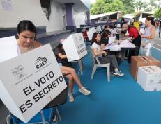 Sufragantes votaron por el candidato de su elección.