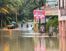 Intensas lluvias provocaron la crecida de algunos ríos en Portoviejo.