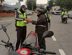 El Pico y Placa en Quito, se aplica de lunes a viernes.