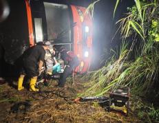 Varias personas resultaron heridas tras trágico accidente de tránsito en Esmeraldas.