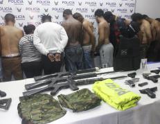 Además de los detenidos hubo evidencias como armas y sustancias sujetas a fiscalización.