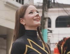Leidy Álvarez aparece en varios videos culturales de su provincia.
