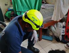 Bomberos llegaron a la escena donde se corroboró los dos fallecimientos