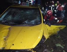 Taxi voló a una quebrada de Cotocollao