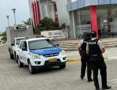 El cadáver de la fémina extranjera permanece en el Centro Forense de Manta.