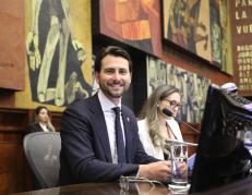 Niels Olsen es el presidente de la Asamblea Nacional del Ecuador.