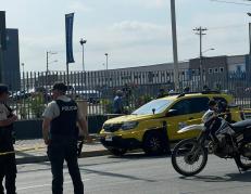 La víctima de sicariato era conductor de este taxi.
