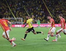 Barcelona SC y Deportivo Cuenca.