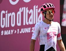Richard Carapaz, EF Education-EasyPost, ciclismo, Giro de Italia, Isaac del Toro, podio, etapa 20