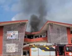 incendio en colegio Idrobo de Quito