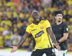 Felipe Caicedo puso contrato en Barcelona SC a “disposición entre lágrimas”