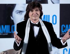 El cantante español Camilo Sesto falleció a los 72 años.