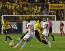 Ismael Rescalvo respira aliviado tras su primer triunfo con Barcelona SC.