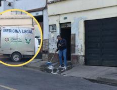 Quito: Halló a su hermano muerto en la entrada de su casa en San Juan