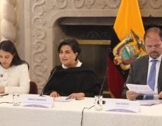 La canciller Sommerfeld y los ministros Reimberg y Moya.