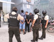 La Policía presentó a los sospechosos detenidos por el crimen de cuatro venezolanos.
