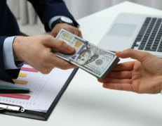 El Gobierno prevé destinar más de $10.000 millones para el pago de sueldos y beneficios laborales