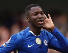 Moisés Caicedo jugador del Chelsea que recibiráa Barcelona.