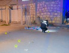 La policía realizó las pericias en la escena del crimen en el barrio Vinicio Yagual Dos de José Luis Tamayo