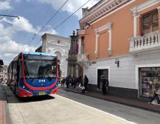 Trolebús en Quito