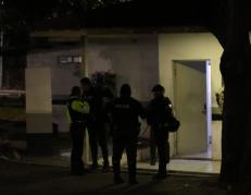 Ante la emergencia, la Policía llegó al sitio para atendarla.