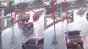 Captura de ambos instantes en los que el motociclista se salvó de morir.