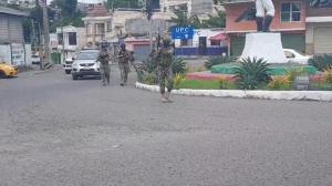 Militares están en las calles de Esmeraldas.
