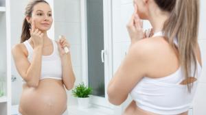 embarazada cuida su piel