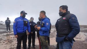 Puesto de Mando Unificado se encuentra reunido en el Nevado Chimborazo. Se coordinan acciones para el rescate de excursionistas.