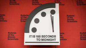 Las manecillas del reloj científico se mantienen a 100 segundo del fin del mundo.
