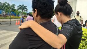 La mamá y la tía del adolescente asesinado llegaron a Guayaquil para llevarse el cadáver.