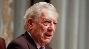 El escritor Mario Vargas Llosa recibe el alta hospitalaria tras superar covid