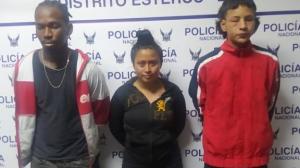 Los dos hombres y la mujer detenida fueron puestos a órdenes de las autoridades