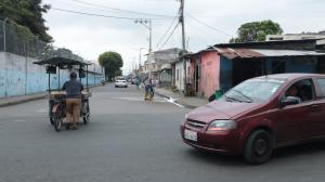 Blacera en las calles 25 y la K, Suburbio de Guayaquil Agencia (ag-extra)
