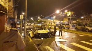 Dos coches bomba explotan en Esmeraldas