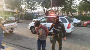 El capturado, de nacionalidad venezolana, estaba en posesión de un arma de fuego.