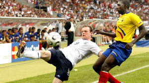 El exzaguero ecuatoriano Giovanny Espinoza (d) fue titular en la Tricolor, durante el Mundial de Alemania 2006.