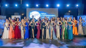 25 candidatas a Miss Continentes Unidos desfilaron en brillante pasarela
