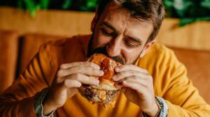 Una conexión cerebro-intestino impulsa el deseo de comer grasas