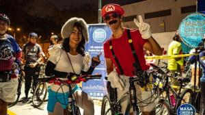 Ciclistas alistan sus disfraces para pedalear por Halloween