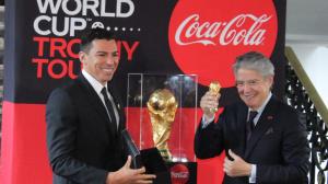 Llegó a Ecuador el trofeo de la Copa del Mundo