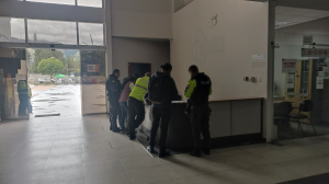 Tungurahua: En el centro de Ambato la gente se unió y ayudó a los policías para atrapar a un pillo