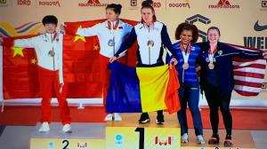Angie Palacios consiguió oro y plata en los 71 kilogramos del Mundial Absoluto en Colombia