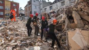 Turquía advierte del riesgo de tsunami tras nuevo seísmo de magnitud 6,4