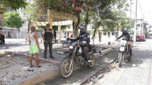 policía interviene parque en Azuay y Gallegos Lara