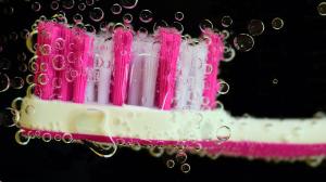 toothbrush-2751212_1280