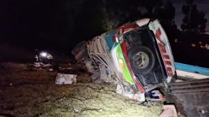 Un accidente de tránsito en la vía a Papallacta se saldó con varios muertos y heridos.
