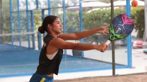 María Emilia durante una de las prácticas en el Club River Beach de Samborondón, sede a la que pertenece y donde desarrolla su nivel deportivo hasta la actualidad.