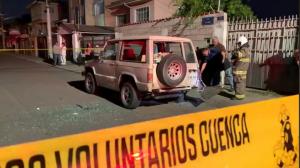 En este carro detonó una bomba, en Cuenca.