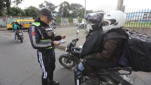 Conoce las placas que tienen restringido circular por la capital.